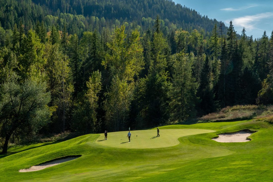 Hole 5 golfing stay and play at Redstone Resort