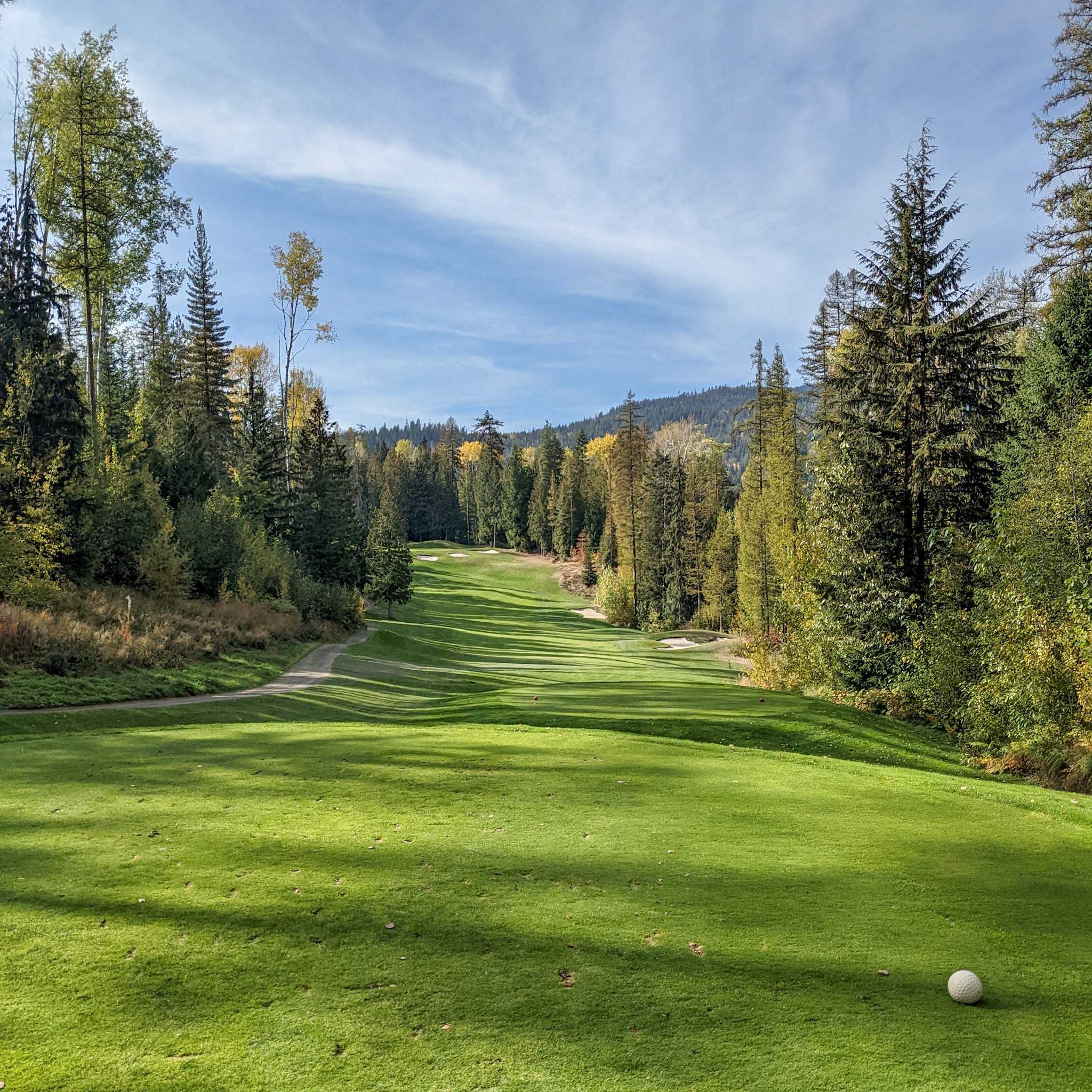 Play golf and stay in the mountains in Rossland BC